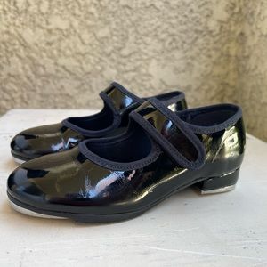 Velcro strap Tap shoes, girls size 10